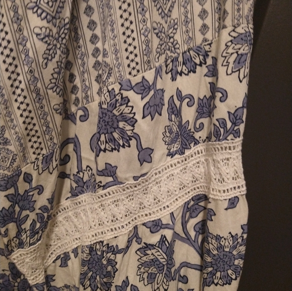 Beautiful Sweet Bohemian Blouse LG So cute! 🥰 Casual Or Dressy - Picture 3 of 8